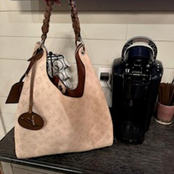 Louis Vuitton Cream and Brown Shoulder Bag - Picture 2 of 12